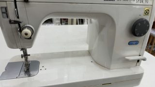 職業用ミシン　JUki spur90 清掃整備済み Step is broken 職業用ミシンJUKI spur90 清掃整備済み